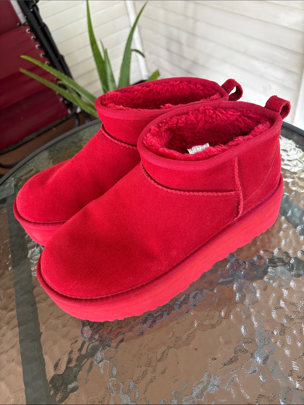 Used UGG Mini Women's Classic Platform boots